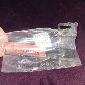 Stay Matte lip colour